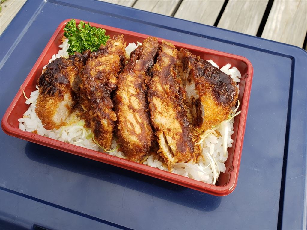 フードストアあおきのソースカツ丼＆味噌カツ