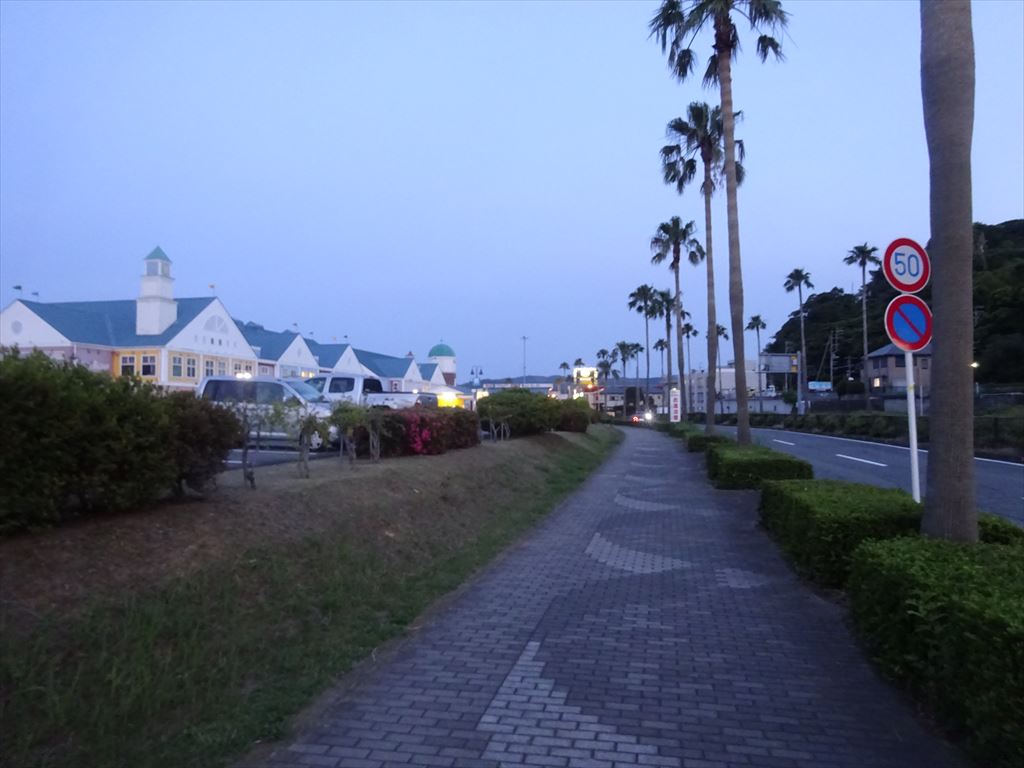 夜の海沿い散歩