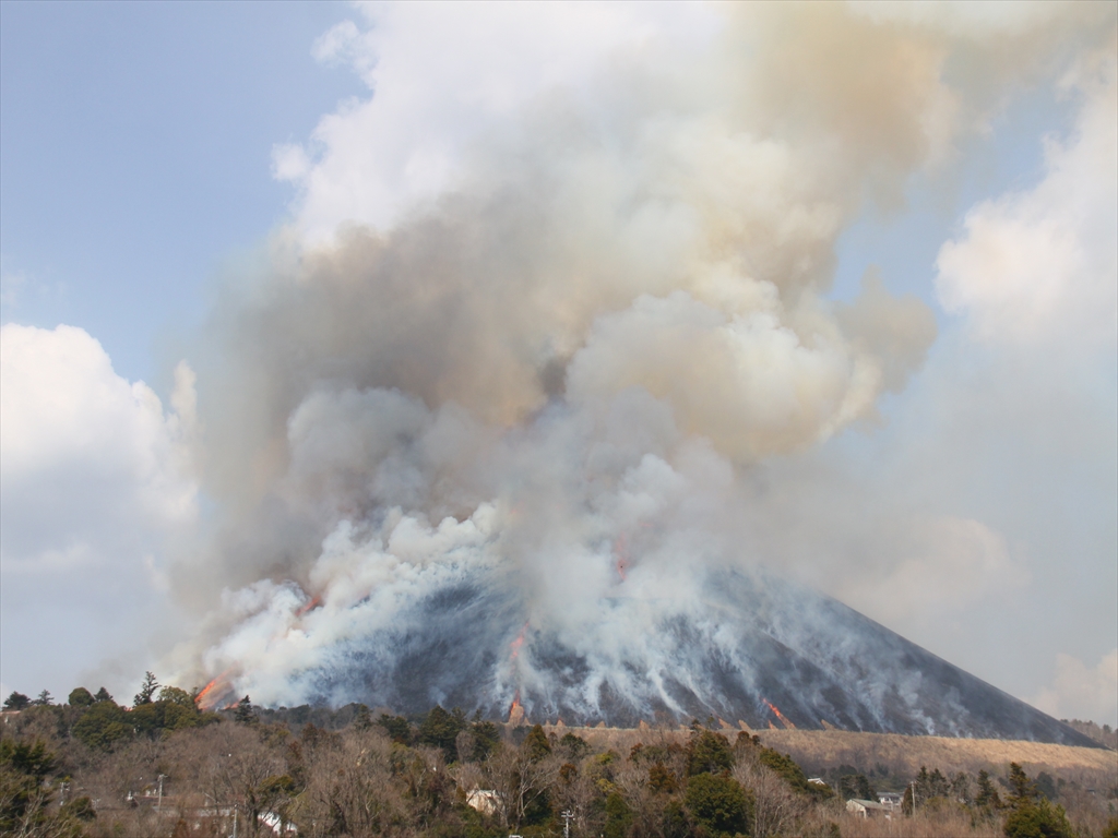 2022年大室山の山焼き